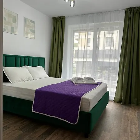 Apartment Glam Near Coresi Mall *