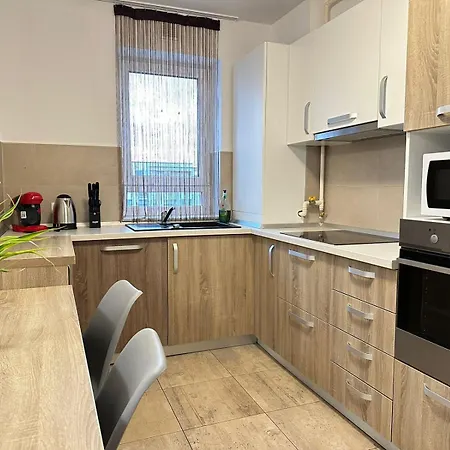 Glam Near Coresi Mall Apartment