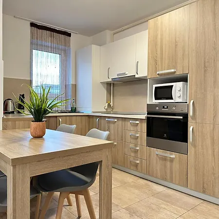 Apartment Glam Near Coresi Mall Brasov
