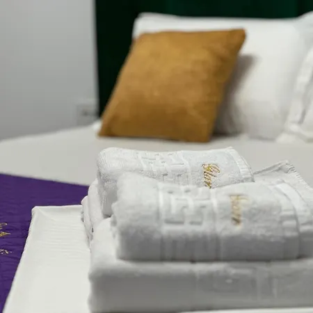 Apartment Glam Near Coresi Mall *