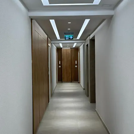 Glam Near Coresi Mall Apartment Brasov