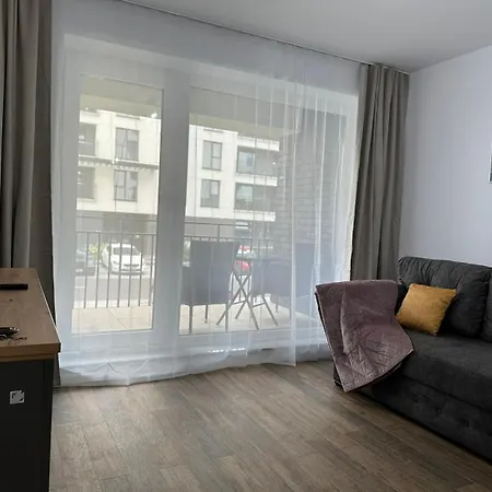 Glam Near Coresi Mall Apartment *