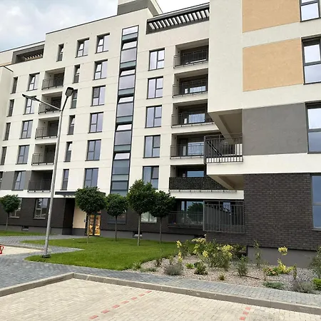 Glam Near Coresi Mall Apartment