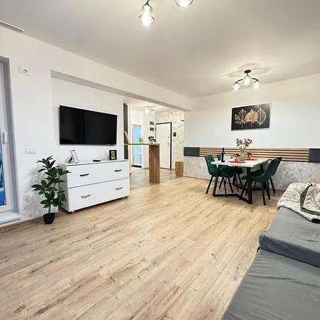 Glam Near Coresi Mall * Brasov
