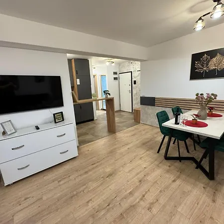 Glam Near Coresi Mall Brasov