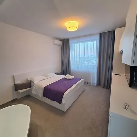 Glam Near Coresi Mall Brasov