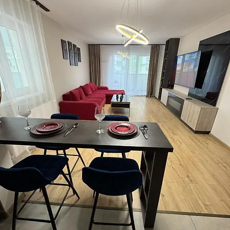 Glam Near Coresi Mall Apartment Brasov