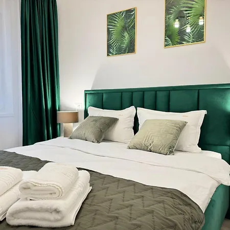 Glam Near Coresi Mall * Brasov