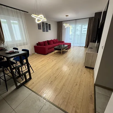 Apartment Glam Near Coresi Mall *